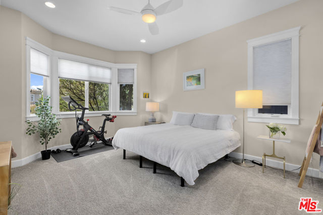 1712 CURTIS Avenue, Manhattan Beach CA: https://media.crmls.org/mediaz/2c6a048b-4535-4760-a364-927c3e24c1c1.jpg