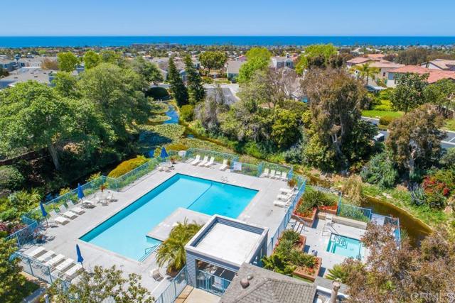 819 Daphne Court, Carlsbad CA: https://media.crmls.org/mediaz/2c6bb493-8e7f-4063-8601-a11c1ad60c3c.jpg