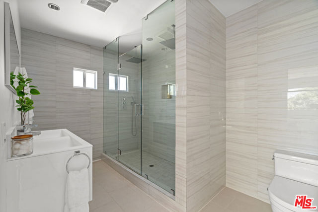 7470 Woodrow Wilson Drive, Los Angeles CA: https://media.crmls.org/mediaz/2c6bd360-f3a3-46be-8990-379aec4913c4.jpg