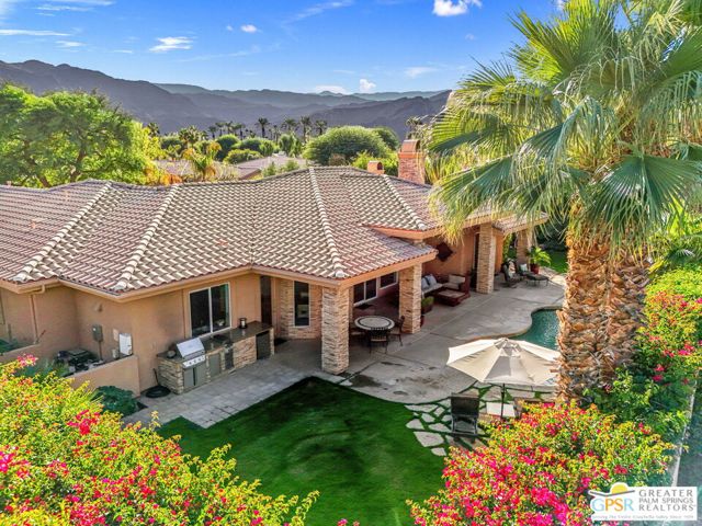 2 Varsity Circle, Rancho Mirage CA: https://media.crmls.org/mediaz/2c6bda47-925f-4a7c-b95b-a62cb27d443f.jpg