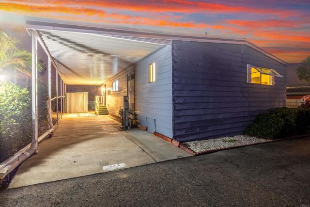 Detail Gallery Image 2 of 14 For 243 Havenview Lane, Oceanside,  CA 92056 - 2 Beds | 2 Baths