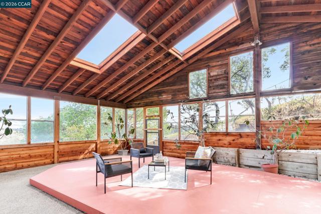 Image 32 of 49 For 2081 Essenay Ave