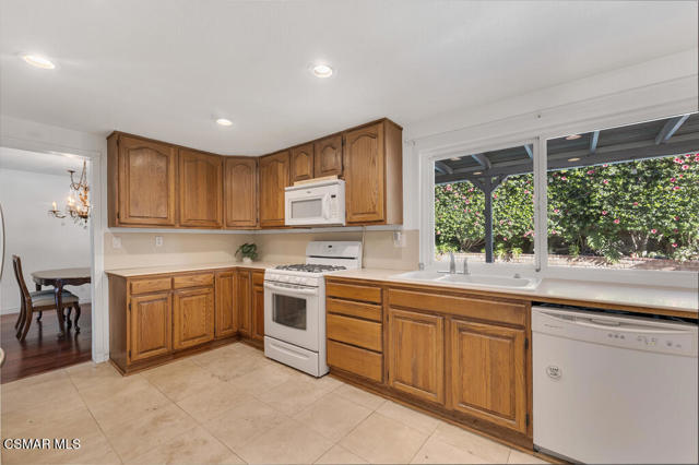 2108 N Brower Street, Simi Valley CA: https://media.crmls.org/mediaz/2c6c9489-d36f-499d-9c8b-73e8a81fbecf.jpg