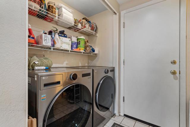 18177 Stonegate Court, Salinas CA: https://media.crmls.org/mediaz/2c6d4157-8534-4fb6-b125-9abce5bf5806.jpg