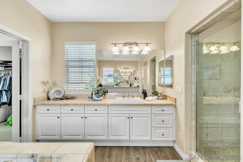 MLS #250043023SD image #17