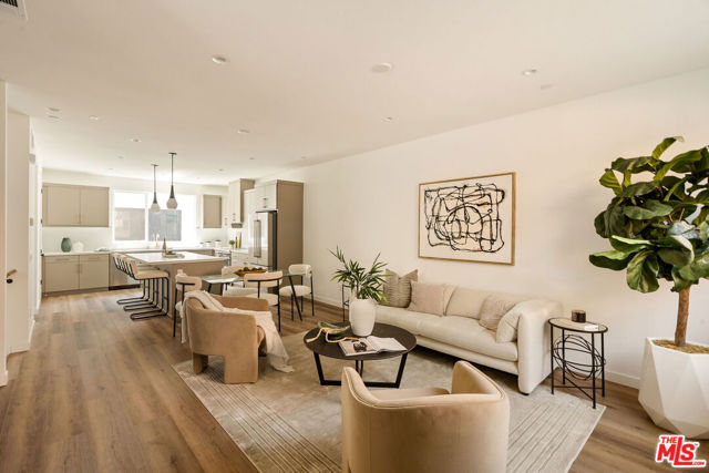 3851 N Riley Lane, Los Angeles CA: https://media.crmls.org/mediaz/2c6d559b-6e77-41f8-b601-85836d8a3a4f.jpg