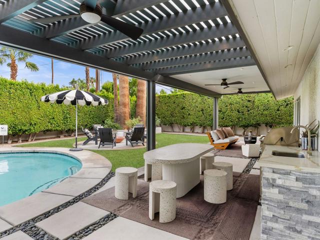 460 N Orchid Tree Lane, Palm Springs CA: https://media.crmls.org/mediaz/2c6d5be6-2de7-4d9b-9b08-debfb014f2b8.jpg