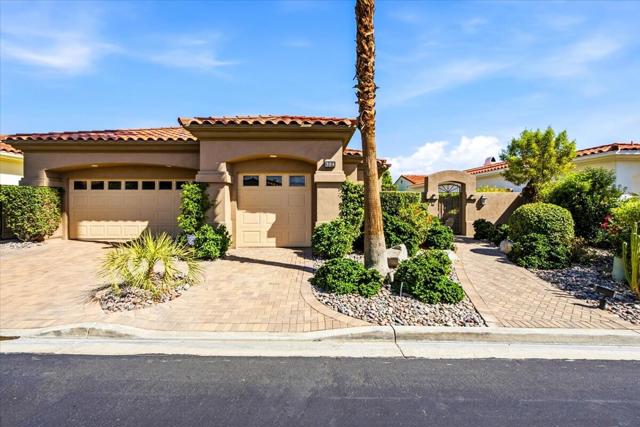 384 Tomahawk Drive, Palm Desert, CA 92211