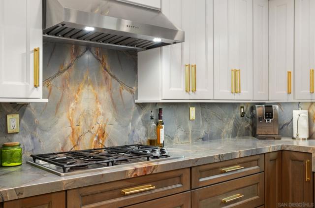 1217 BELLEFLOWER RD, Carlsbad CA: https://media.crmls.org/mediaz/2c6d95c1-b195-4088-af4d-8f861e79f7a3.jpg