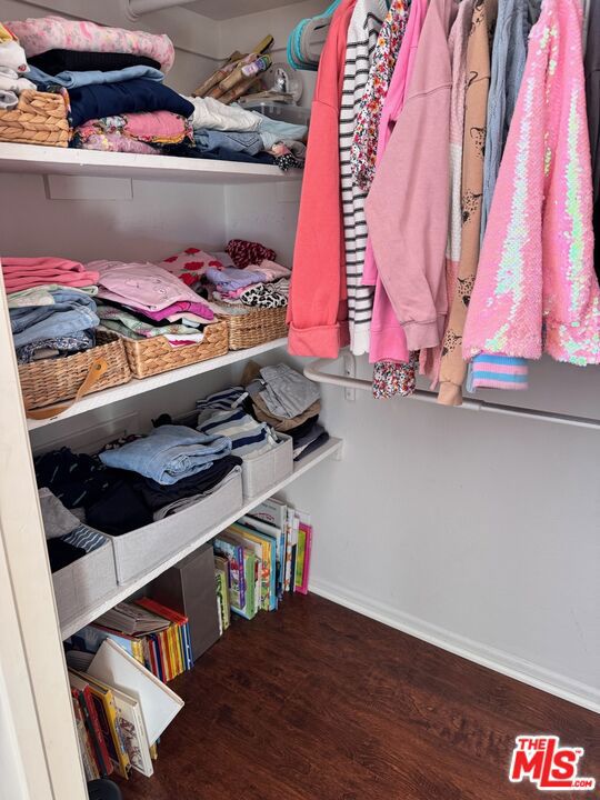 31007 Minute Man Way, Westlake Village CA: https://media.crmls.org/mediaz/2c6db9a0-f1c4-4df5-bac3-8c32bc6b0fee.jpg