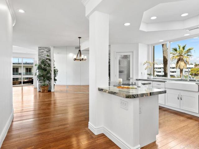 Detail Gallery Image 4 of 36 For 901 S Pacific St #302,  Oceanside,  CA 92054 - 3 Beds | 2/1 Baths