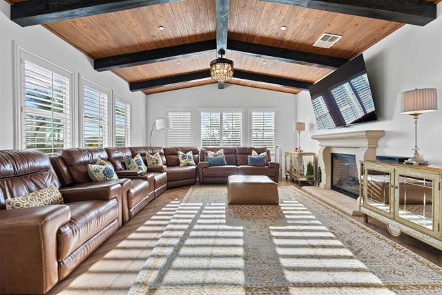 Detail Gallery Image 12 of 48 For 3032 Natureview Ct, Chula Vista,  CA 91914 - 6 Beds | 5/1 Baths