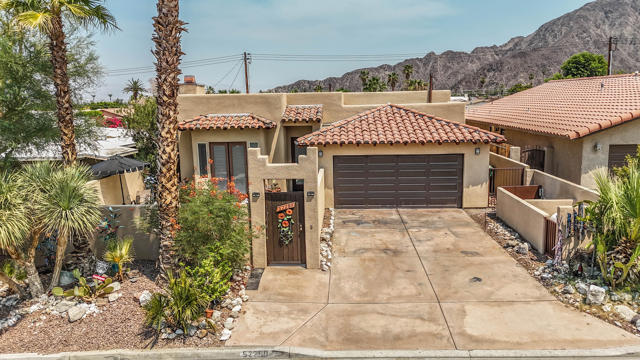 52280 Avenida Herrera, La Quinta CA: https://media.crmls.org/mediaz/2c6f2f1a-e551-4e84-8c3a-cf18282bcca7.jpg