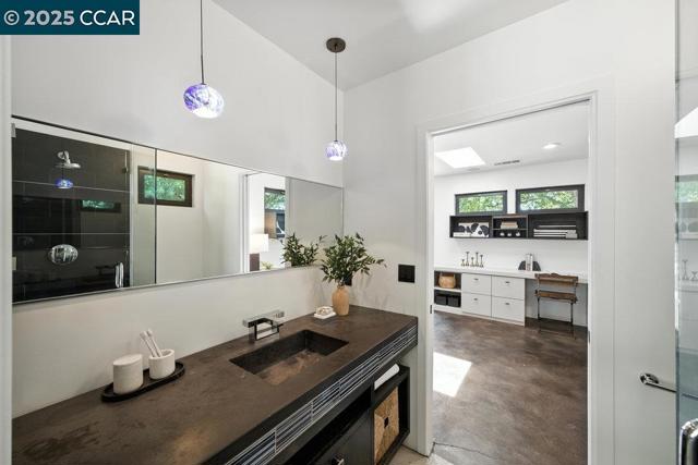 1341 Juanita Dr, Lafayette CA: https://media.crmls.org/mediaz/2c71122f-abc7-4c4b-ba47-525278b3c42a.jpg