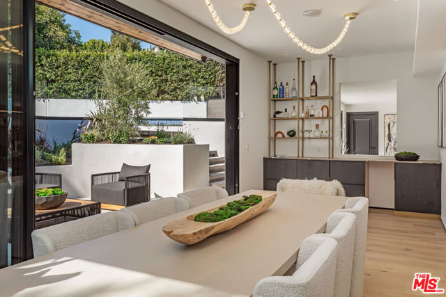 Image 10 of 24 For 1271 Sunset Plaza Drive