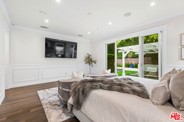 4616 Ventura Canyon Avenue, Sherman Oaks CA: https://media.crmls.org/mediaz/2c71ee3f-f1e8-4c6a-9169-e4eb18900426.jpg