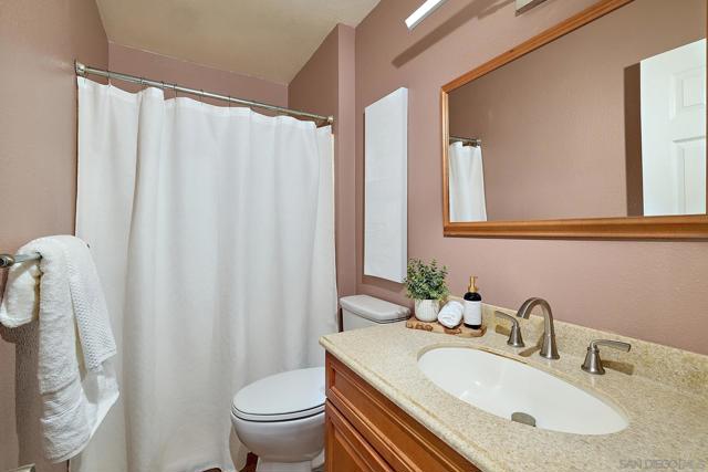 12835 Reo Real Dr, Poway CA: https://media.crmls.org/mediaz/2c722167-50db-4455-976b-d745be9ee560.jpg