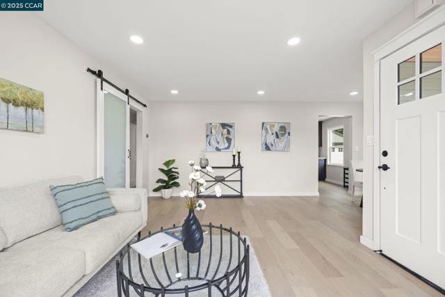 3064 Baywood Ln, San Pablo CA: https://media.crmls.org/mediaz/2c727f7a-3488-4b8f-b21c-65dd0ea53509.jpg