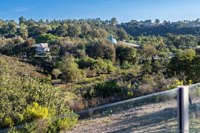 11793 ALDERHILL TERRACE, San Diego CA: https://media.crmls.org/mediaz/2c72881d-a59d-4658-85ca-0b52b77badff.jpg