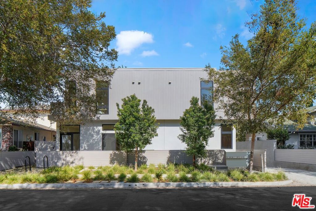 3808 College Ave #1