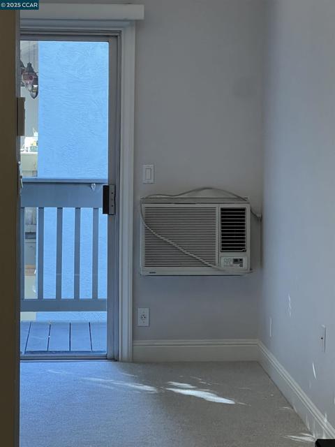2562 Walnut Blvd, Walnut Creek CA: https://media.crmls.org/mediaz/2c74743b-ba38-44f3-9eb3-eaed9a161b8a.jpg