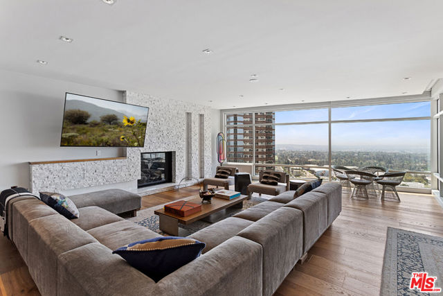 1 W Century Drive, Los Angeles CA: https://media.crmls.org/mediaz/2c74743f-975f-4323-ac8e-abb93edb9855.jpg