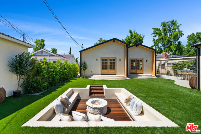 14742 Weddington Street, Sherman Oaks CA: https://media.crmls.org/mediaz/2c74a6f4-9c2e-422e-8dc5-7f336254f917.jpg