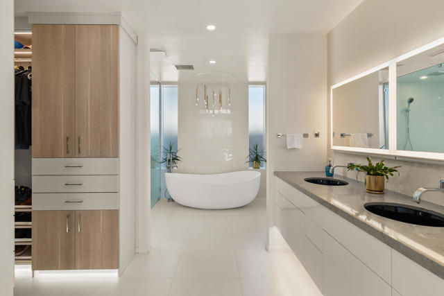 1069 Azure Court, Palm Springs CA: https://media.crmls.org/mediaz/2c74a9ba-c26f-4023-9cd4-05c310ad02f4.jpg