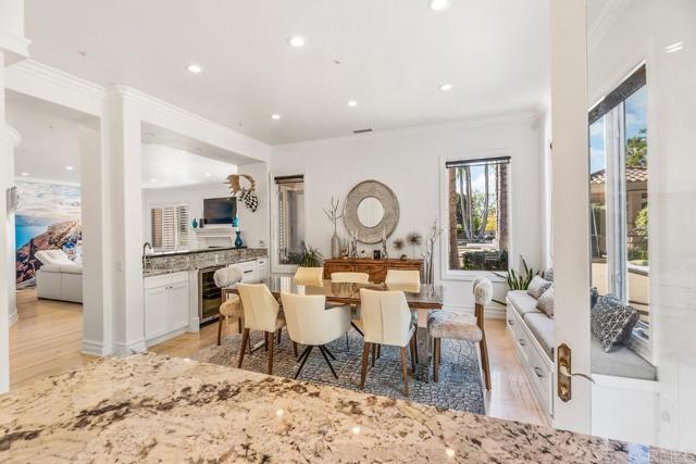 7345 Vista Rancho Ct, Rancho Santa Fe CA: https://media.crmls.org/mediaz/2c74c5a3-c6e7-40af-ab87-939f04fa2e96.jpg