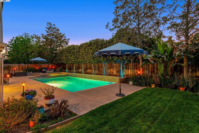 1517 Rampart Way, Brentwood CA: https://media.crmls.org/mediaz/2c74cde1-2eb9-4051-bd9b-8bcf3306368b.jpg