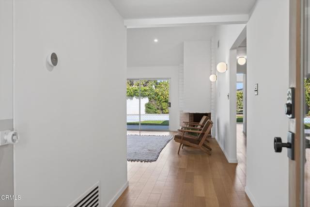 Detail Gallery Image 8 of 39 For 1239 Seafarer St, Ventura,  CA 93001 - 3 Beds | 2 Baths