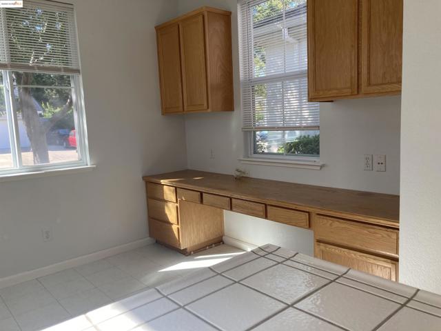 10448 almanor circle, Stockton CA: https://media.crmls.org/mediaz/2c754dad-490d-4aae-a60c-e9855d1fcf9e.jpg