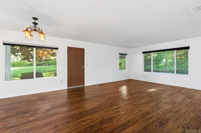 Detail Gallery Image 7 of 37 For 4369 Dowitcher Way, Oceanside,  CA 92057 - 2 Beds | 2 Baths