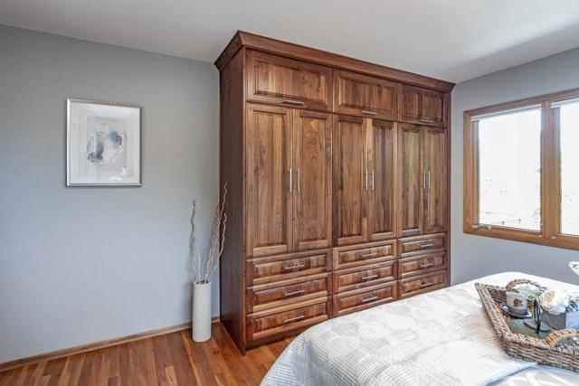 12457 BROOKGLEN Drive, Saratoga CA: https://media.crmls.org/mediaz/2c75beb0-0922-425c-aa64-f2cc9b166cd5.jpg