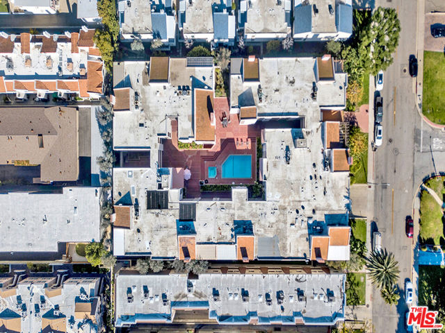 1325 Valley View Road, Glendale CA: https://media.crmls.org/mediaz/2c75c9a0-2b8d-4a89-830f-01951d75b9d8.jpg