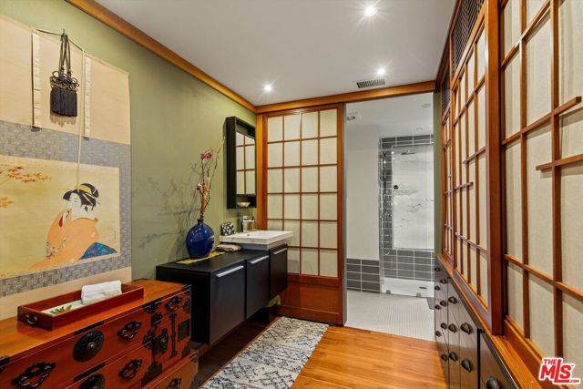 465 N Calle Rolph, Palm Springs CA: https://media.crmls.org/mediaz/2c75f6a1-d2e4-4319-b319-b1f6f93aff63.jpg