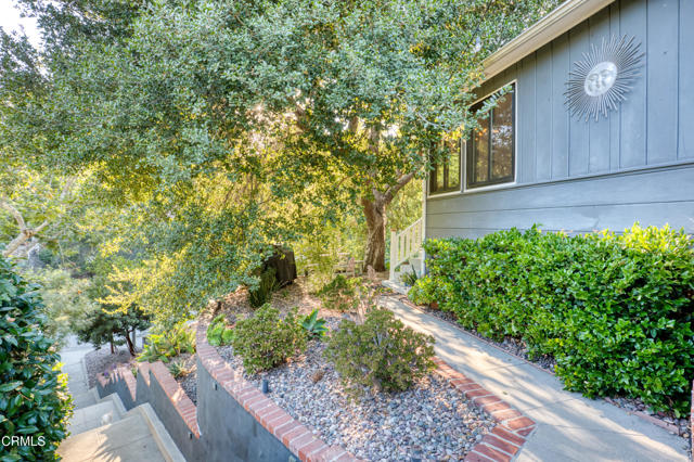 354 Glenullen Drive, Pasadena CA: https://media.crmls.org/mediaz/2c760891-2896-416c-a6ef-8881ba11781c.jpg