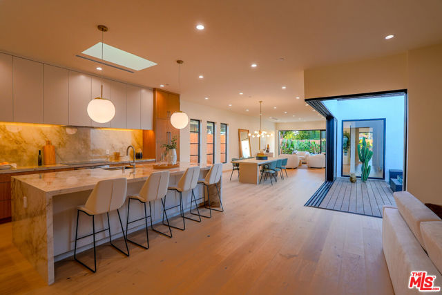 4936 Coolidge Avenue, Culver City CA: https://media.crmls.org/mediaz/2c7772ac-c6bf-4838-8b2d-c29b5dcc1070.jpg