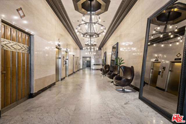 460 S Spring Street, Los Angeles CA: https://media.crmls.org/mediaz/2c77cc30-54df-49cb-a8bd-8b3395e0dc7b.jpg