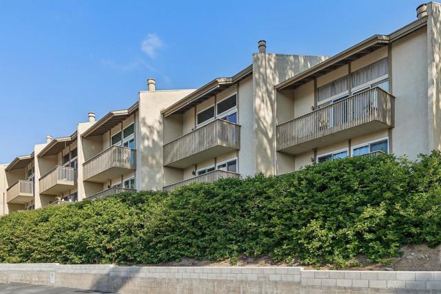 7700 Parkway Dr, La Mesa CA: https://media.crmls.org/mediaz/2c78bb39-8694-4558-a709-ac8ce36702b5.jpg