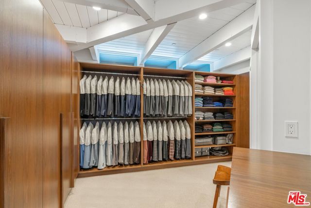 2179 Mandeville Canyon Road, Los Angeles CA: https://media.crmls.org/mediaz/2c7950e2-d8b7-4558-8d80-350d4581a8c0.jpg