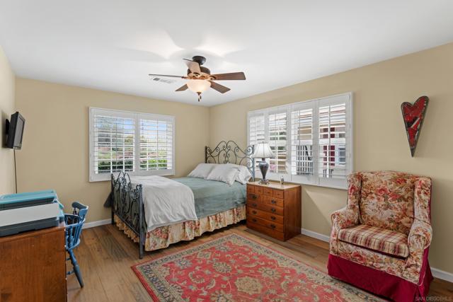 16327 Woodson View Rd, Poway CA: https://media.crmls.org/mediaz/2c7983dd-f7aa-478c-96c5-489603d105ca.jpg
