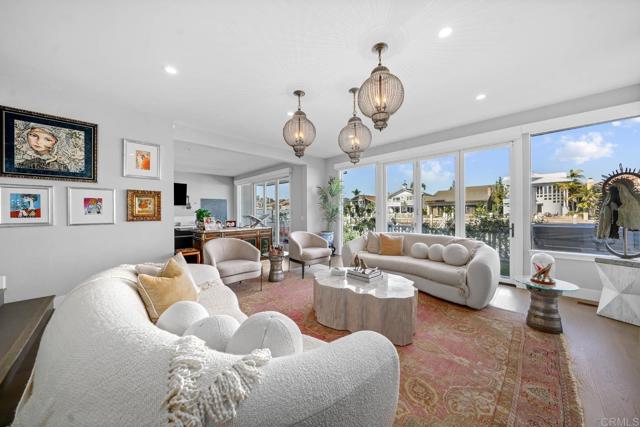Detail Gallery Image 14 of 43 For 14 Buccaneer Way, Coronado,  CA 92118 - 5 Beds | 4/1 Baths