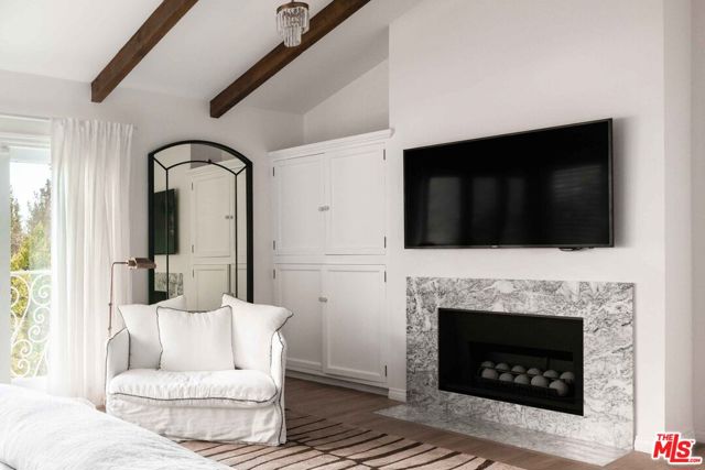 9809 Beeson Drive, Beverly Hills CA: https://media.crmls.org/mediaz/2c7b16f8-797e-4f89-a34d-96848f1b8d1d.jpg