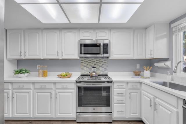 1006 Bellhurst Avenue, San Jose CA: https://media.crmls.org/mediaz/2c7b2e0a-fda2-4395-b9b4-2ef537861293.jpg