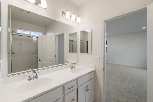 2130 Gladiola Drive, Hollister CA: https://media.crmls.org/mediaz/2c7cea76-3100-44fa-a361-2d95c4f1382a.jpg