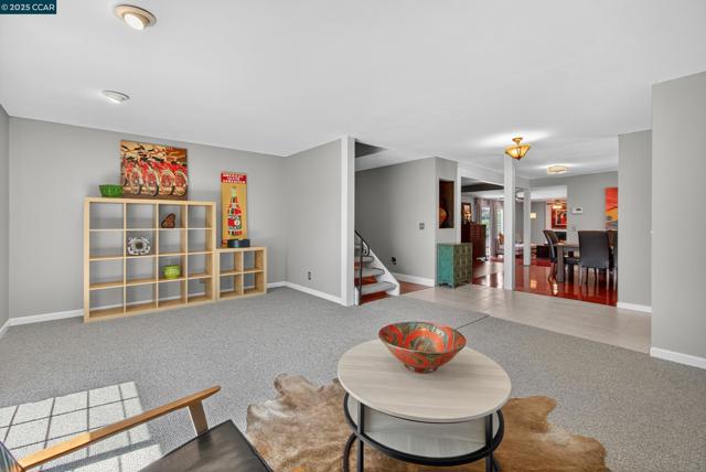 2173 Madrone Dr, Fairfield CA: https://media.crmls.org/mediaz/2c7d4eaa-3ae7-4859-a6f9-c35ed6cb37f2.jpg