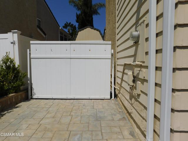 559 Stoney Peak Court, Simi Valley CA: https://media.crmls.org/mediaz/2c7d6a8f-a644-4ca7-8dfb-5486987b15ba.jpg