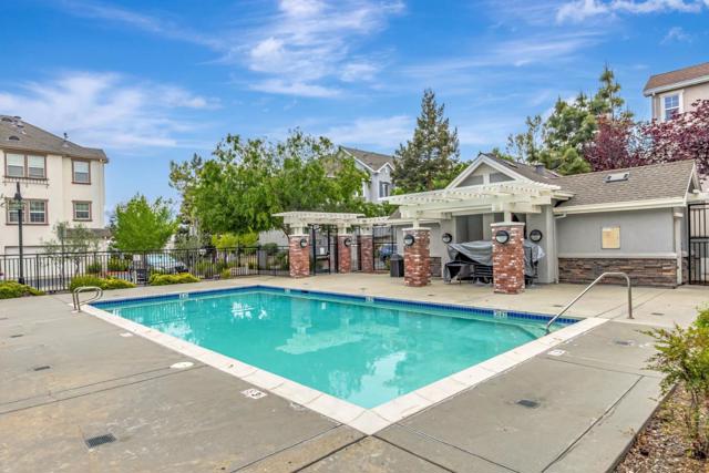 1127 Lund Terrace, Sunnyvale CA: https://media.crmls.org/mediaz/2c7dc63d-81c2-4b88-8e53-94dc24c29929.jpg