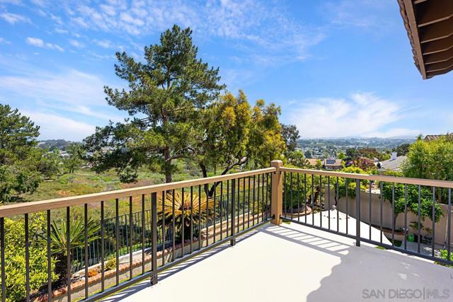 3708 Southridge, Oceanside CA: https://media.crmls.org/mediaz/2c7dd122-5f66-4ce2-939d-9a5b98665348.jpg